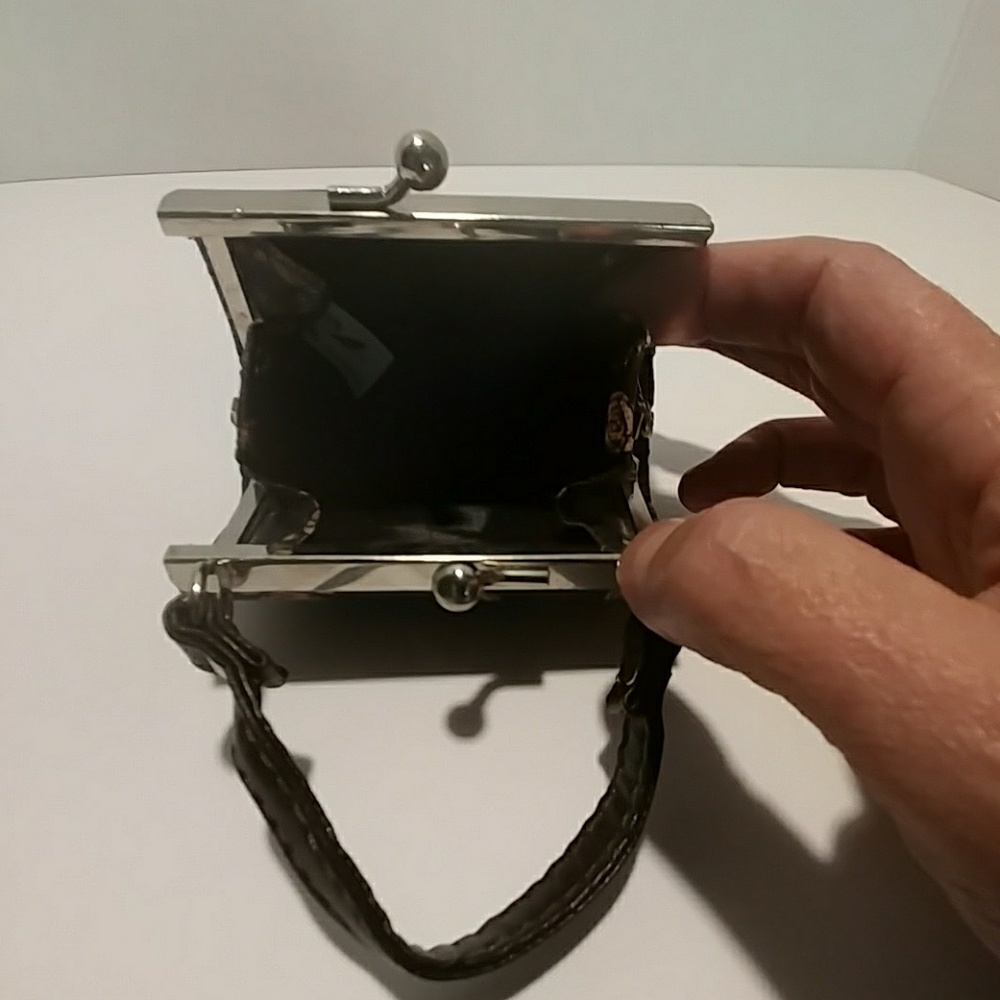 Lipstick Purse - Picture 2 of 2